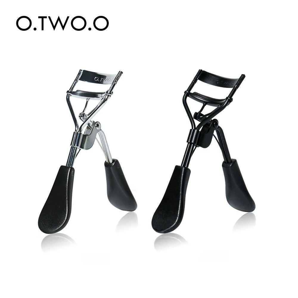 O.TWO.O Eyelash Curler